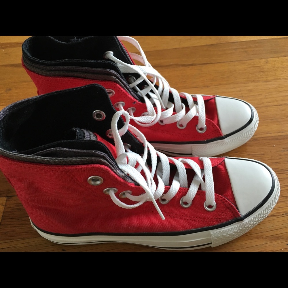 Converse Red sneakers high top size 6